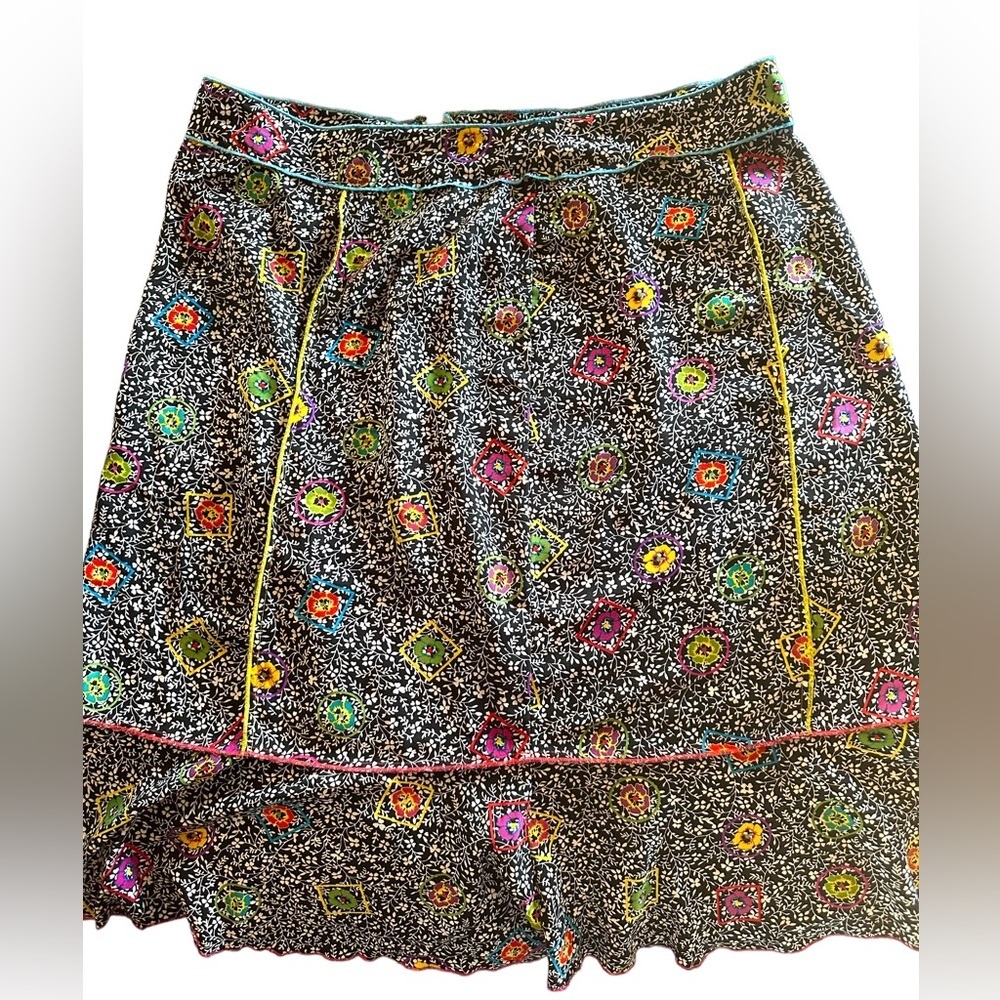 Sag Harbor ditzy‎ floral rayon lightweight skirt . Blk&white background .EUC